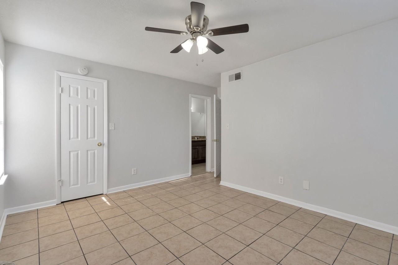 5533 Chrishire Way #F208 - Photo 7 of 15