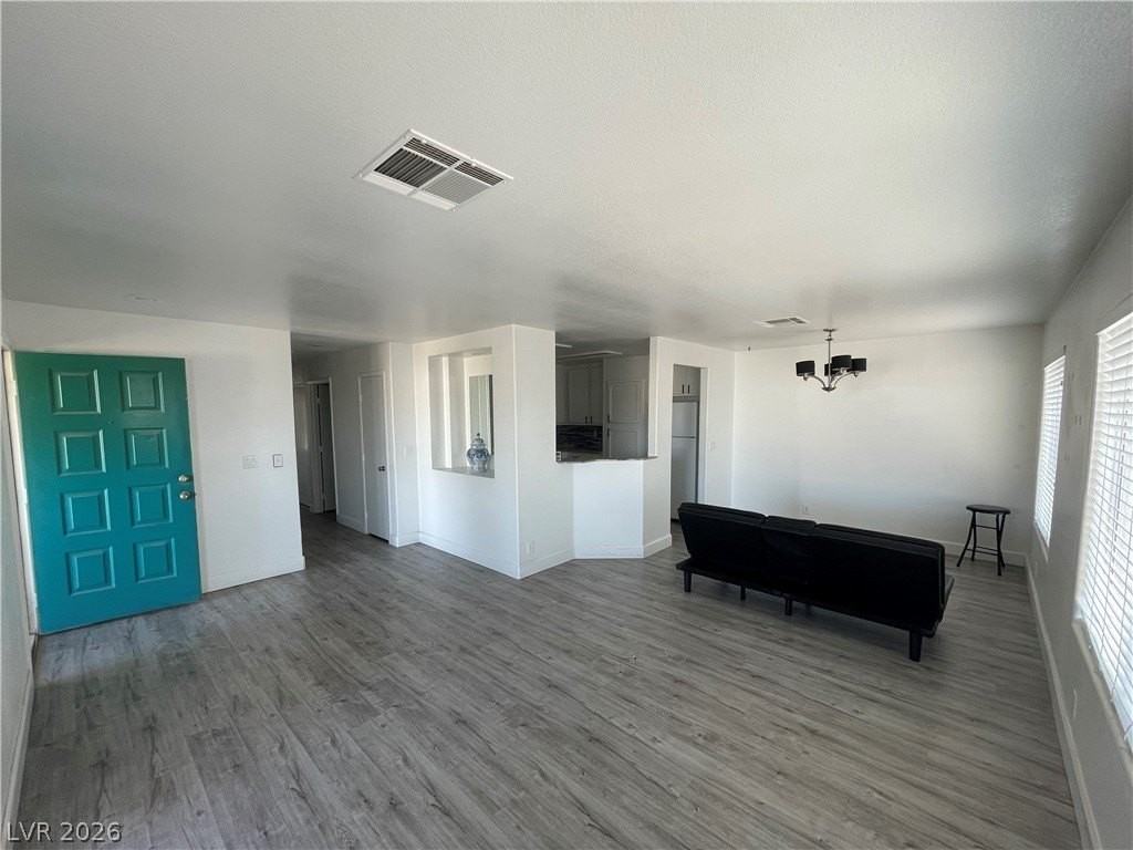 1521 Linnbaker Ln #203 - Photo 3 of 15