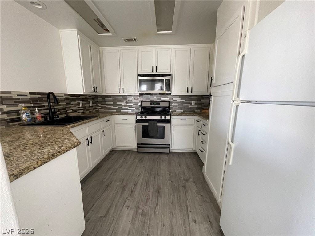 1521 Linnbaker Ln #203 - Photo 5 of 15
