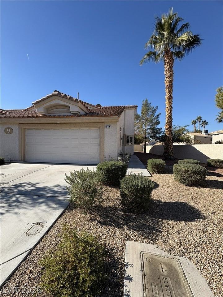 855 N Stephanie St #914