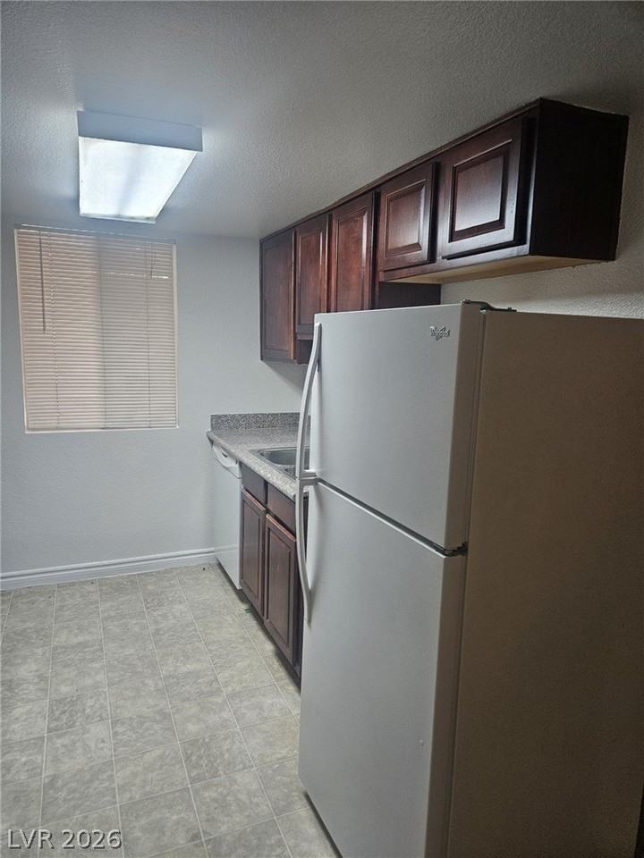 5060 Indian River Dr #377 - Photo 4 of 8
