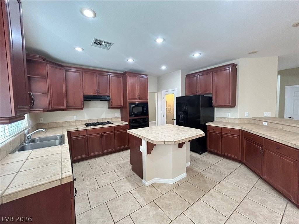 7816 Brookfield Cove Ave - Photo 6 of 33