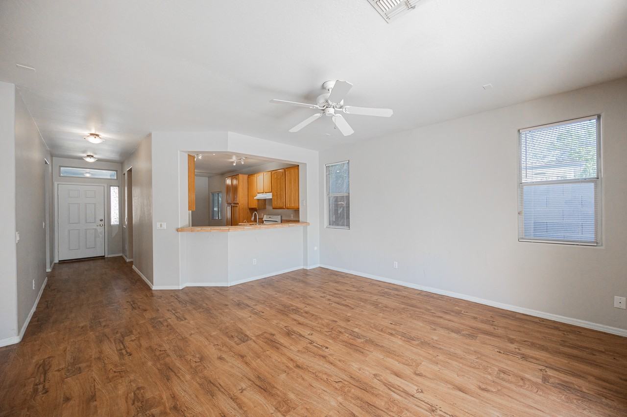 907 S Roanoke St - Photo 7 of 24