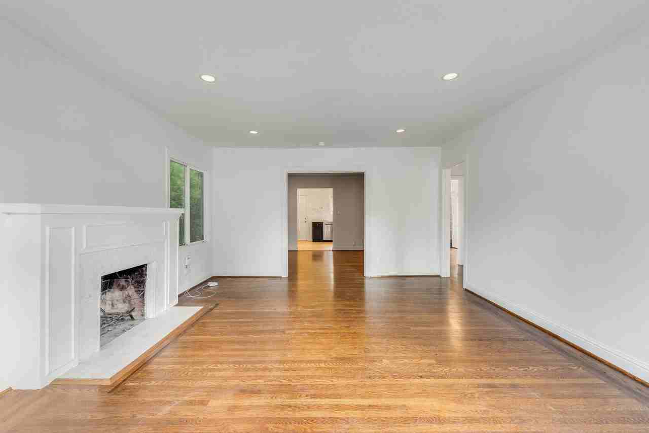 2930 Maxwell Ave - Photo 5 of 25