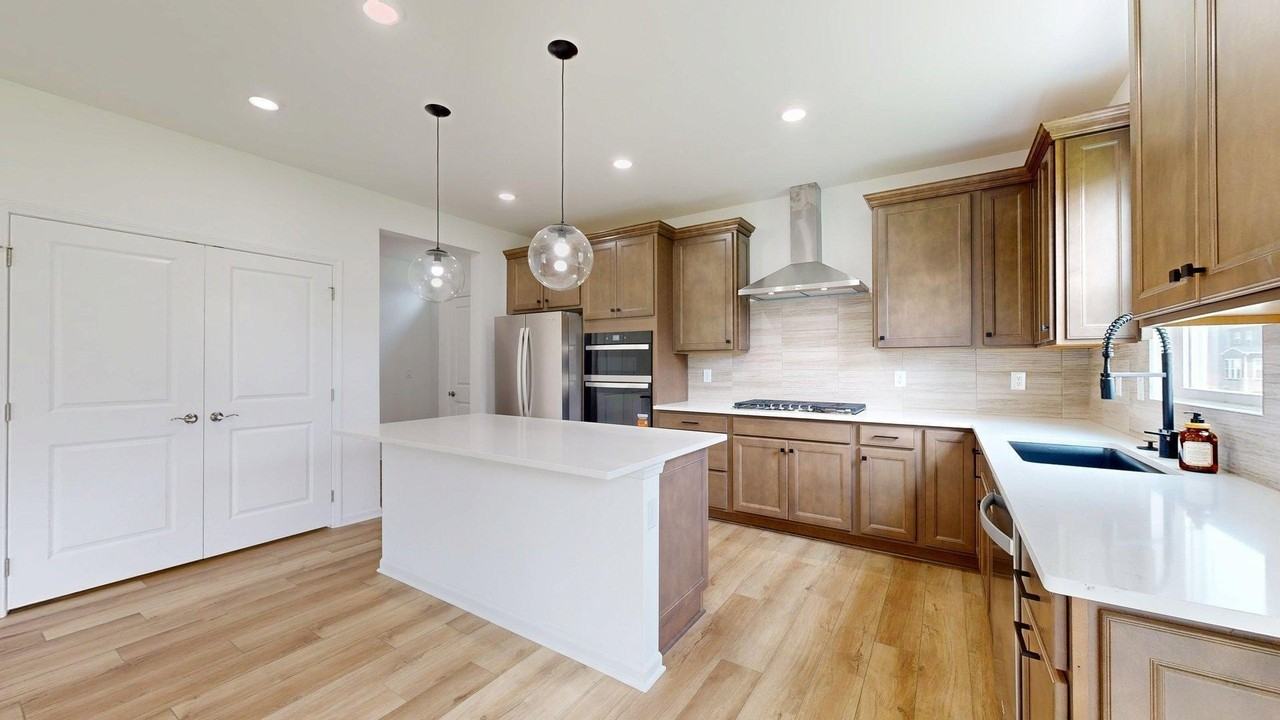 826 Kuss Dr - Photo 2 of 22