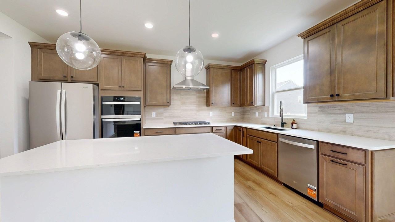 826 Kuss Dr - Photo 3 of 22