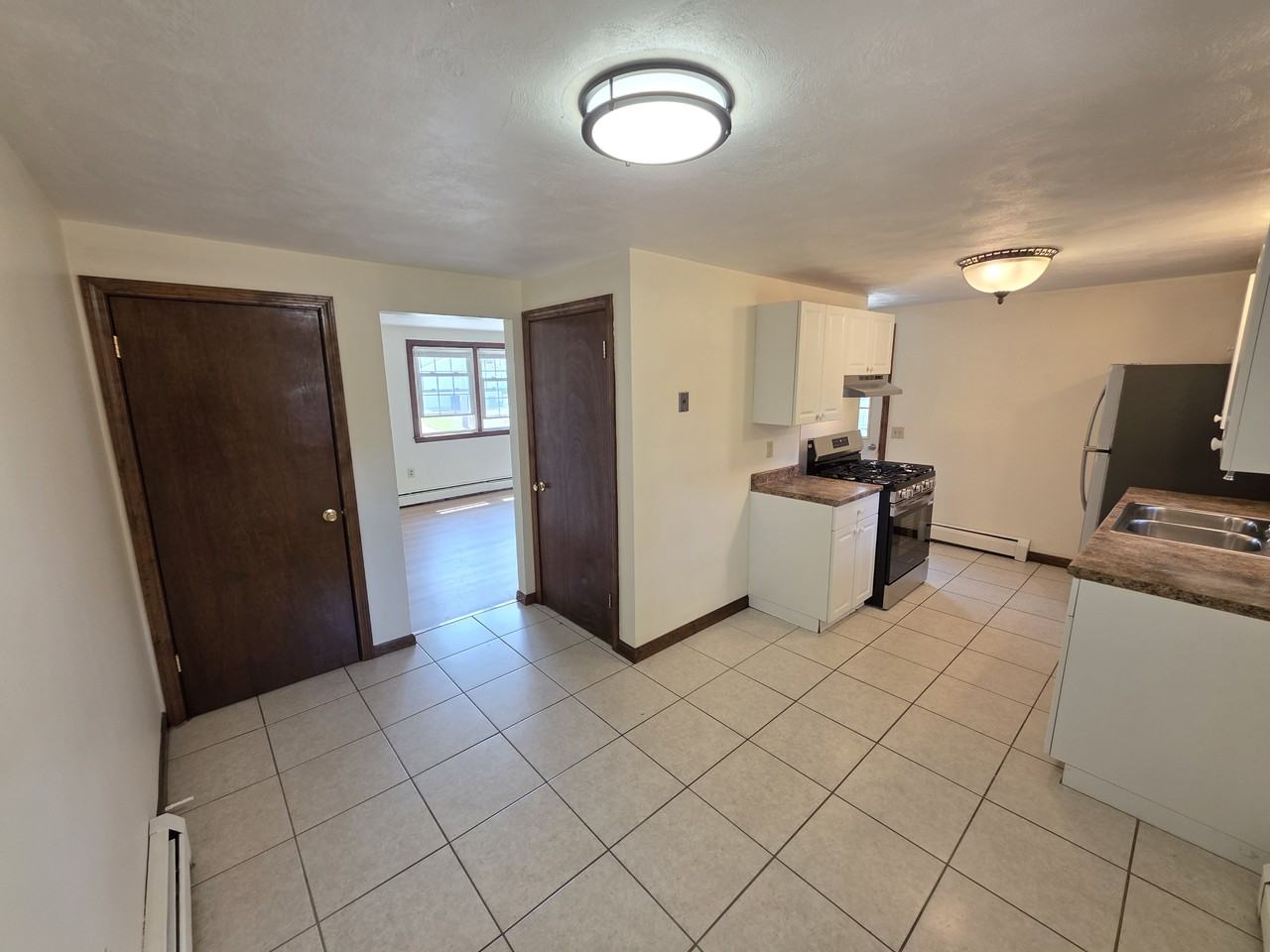 17-19 Wamsetta Ave - Photo 4 of 13