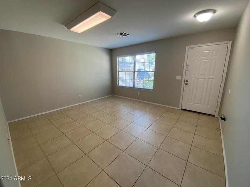 8955 W Charleston Ave - Photo 4 of 38