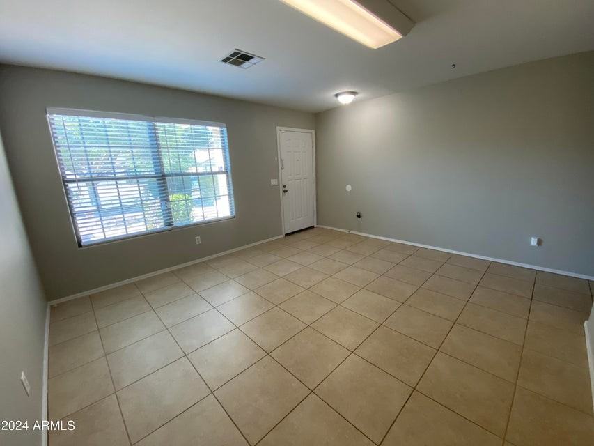 8955 W Charleston Ave - Photo 5 of 38