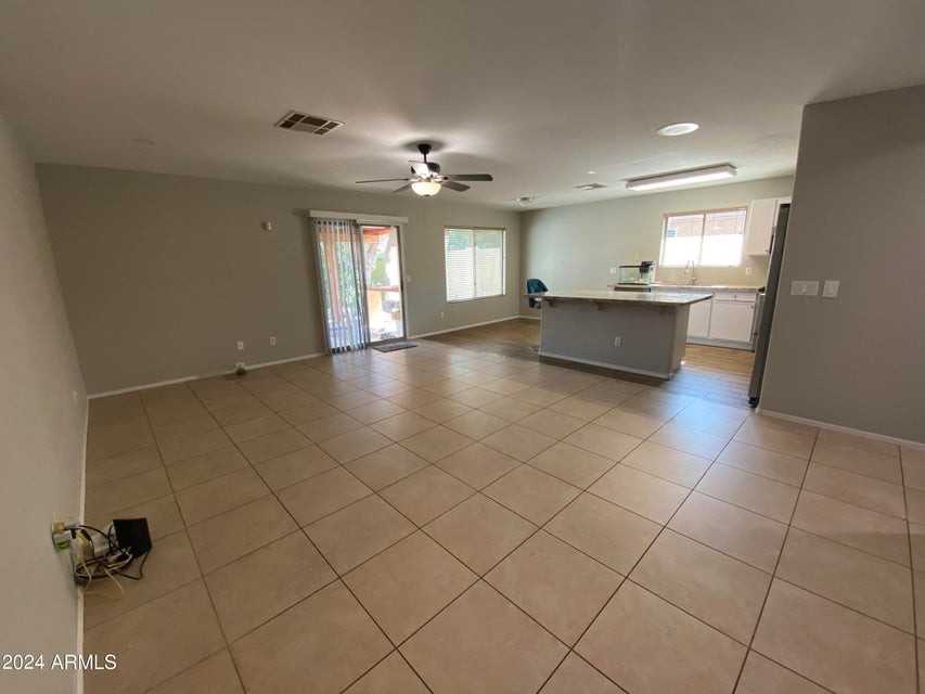 8955 W Charleston Ave - Photo 6 of 38