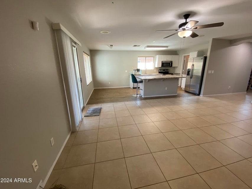 8955 W Charleston Ave - Photo 7 of 38