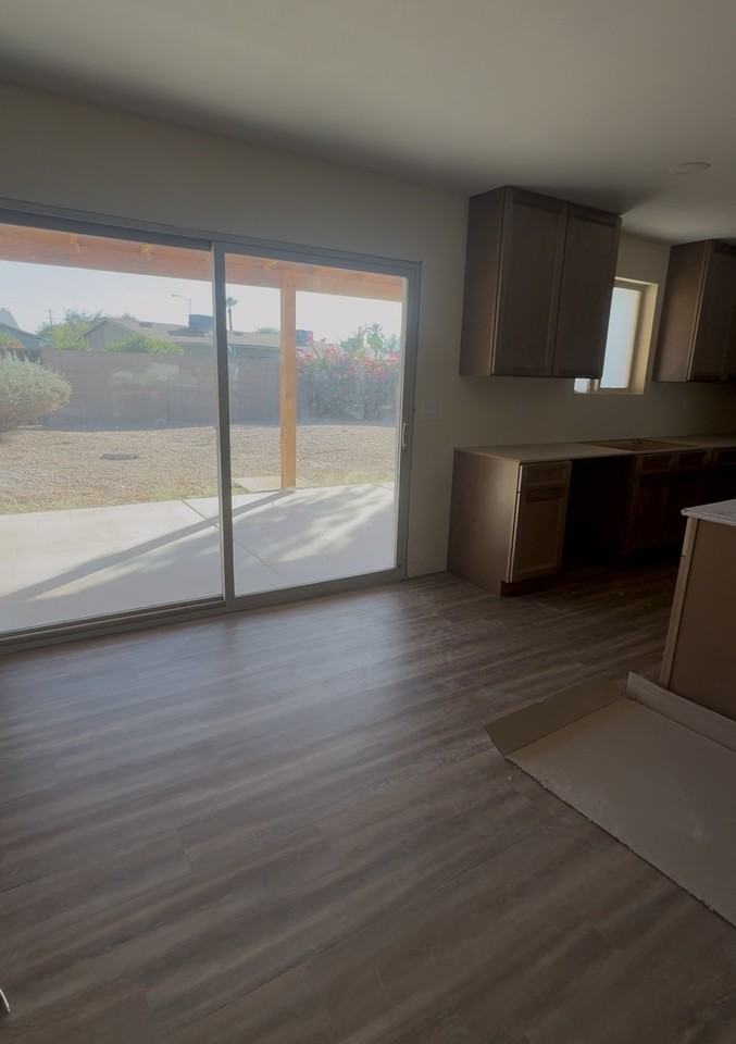 8211 E Palm Ln - Photo 2 of 3
