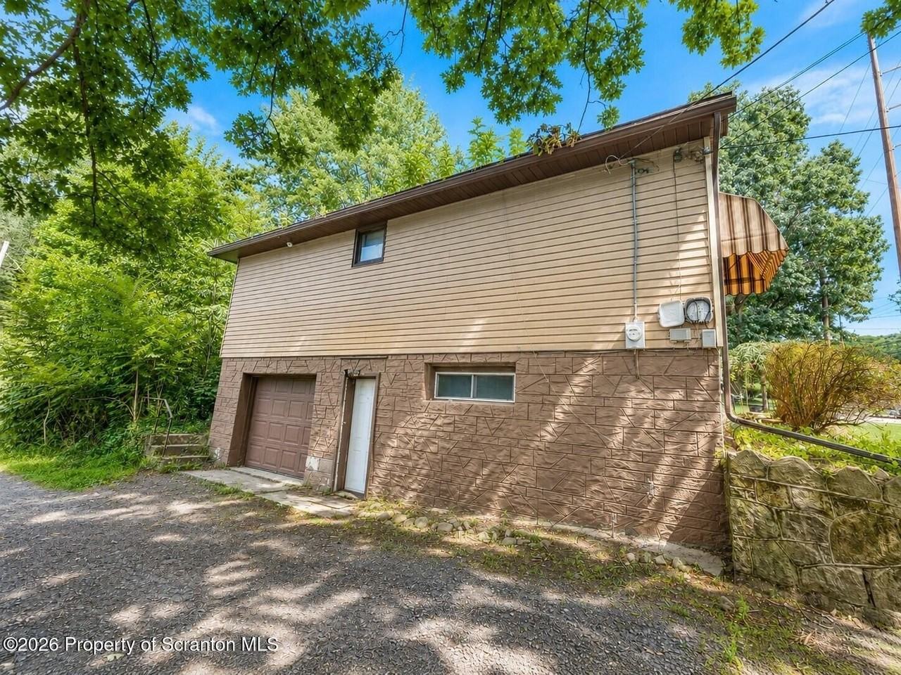 2125 Ash St #B - Photo 2 of 12
