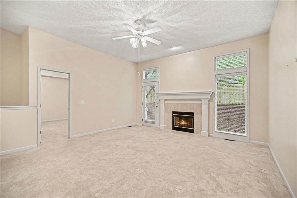 2724 Chipperfield Rd - Photo 5 of 33