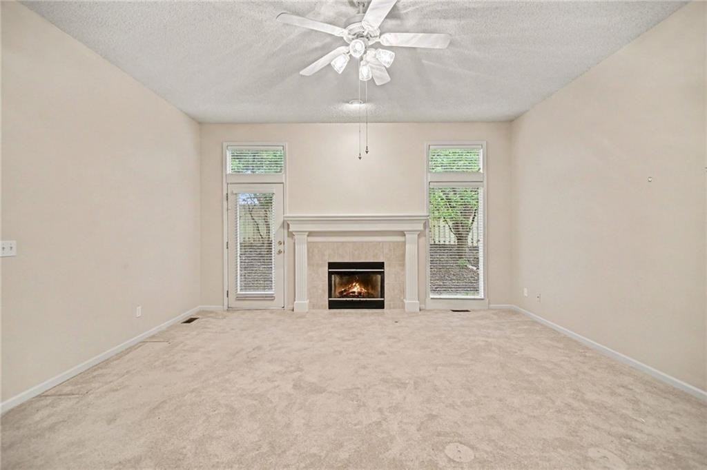 2724 Chipperfield Rd - Photo 6 of 33