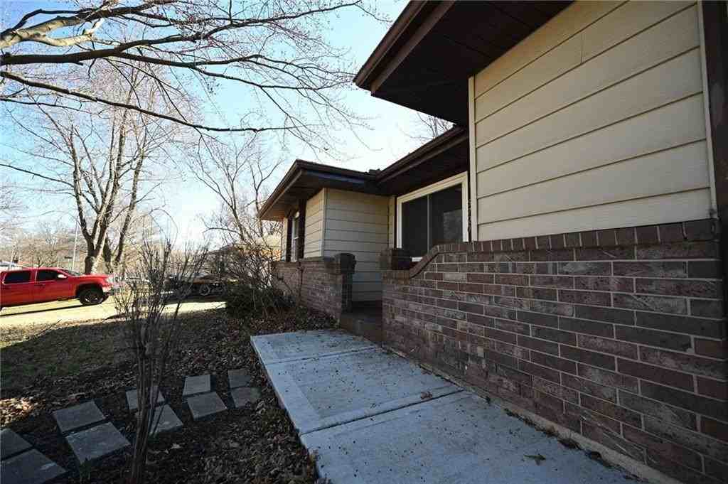 5720 N Drury Ave - Photo 2 of 17