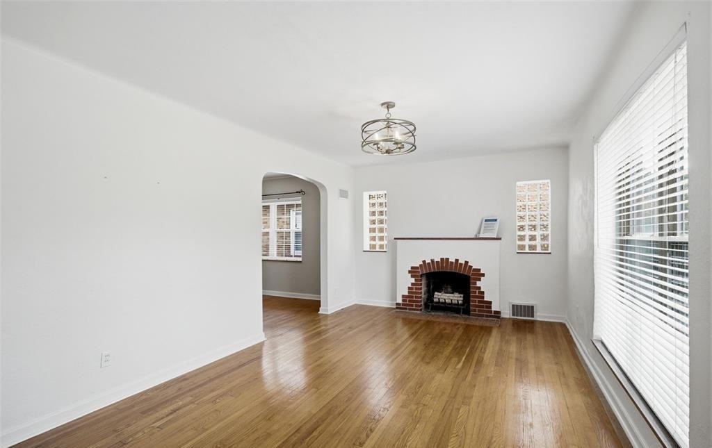 5711 Mardel Ave - Photo 3 of 40