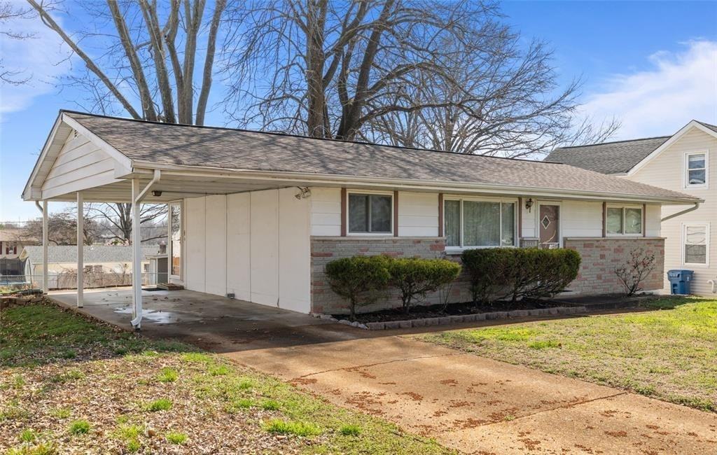 10556 Crecelius Dr - Photo 2 of 24
