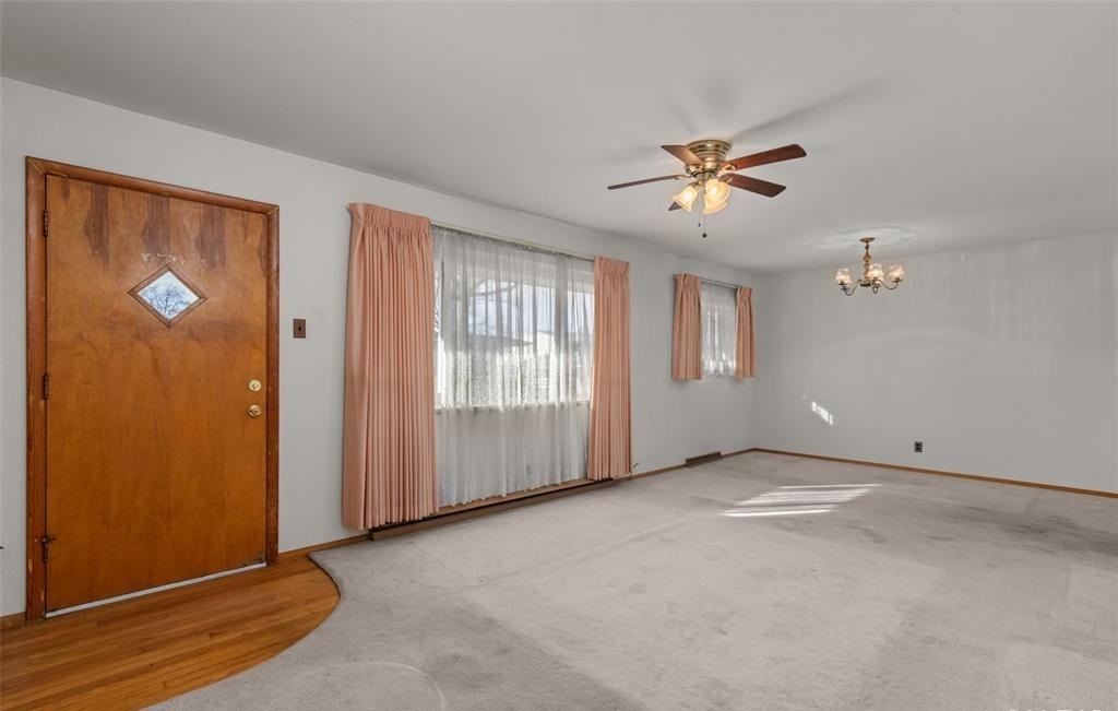 10556 Crecelius Dr - Photo 4 of 24