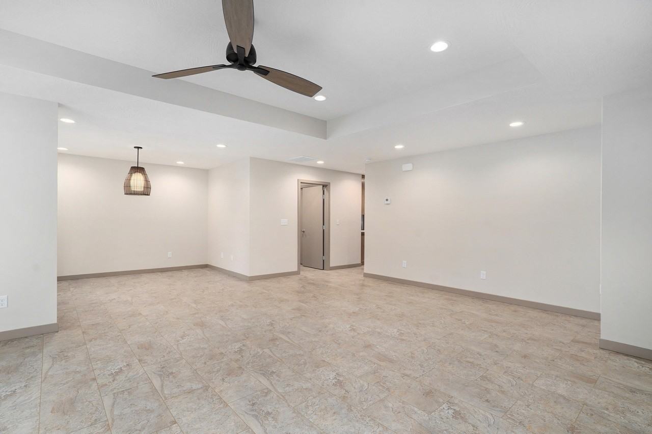 1444 E Woodgate St - Photo 4 of 27