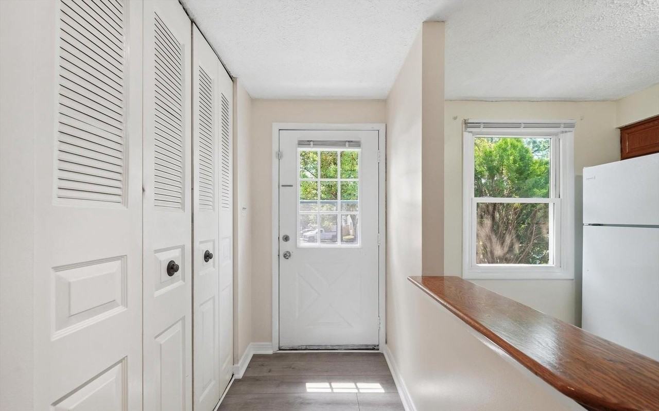 2807 Shepperton Ter - Photo 2 of 29