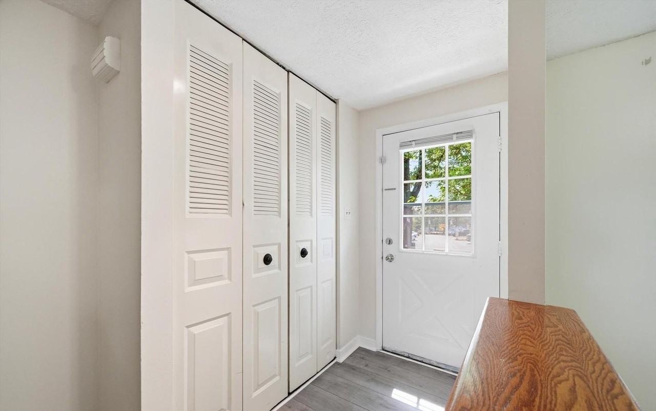 2807 Shepperton Ter - Photo 3 of 29