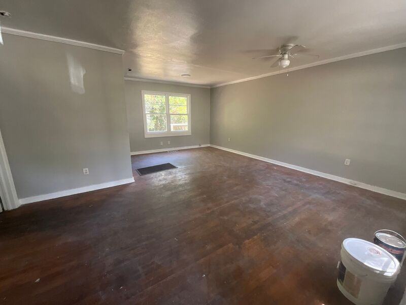 420 Lawrence Rd - Photo 2 of 20