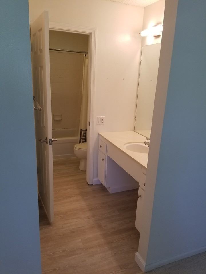 802 Woodside Ln E #11 - Photo 3 of 14