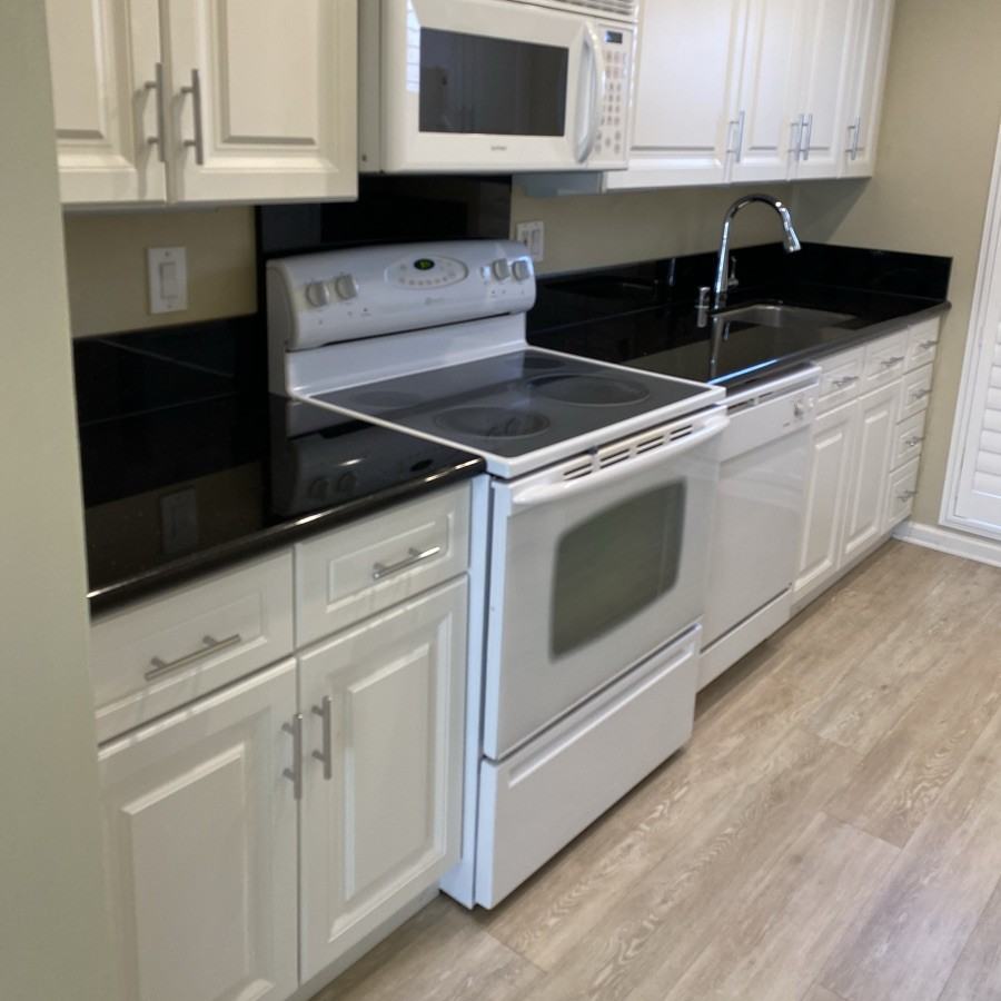 802 Woodside Ln E #11 - Photo 6 of 14