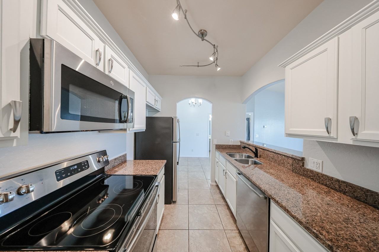 2950 W Louise Dr #208 - Photo 7 of 39