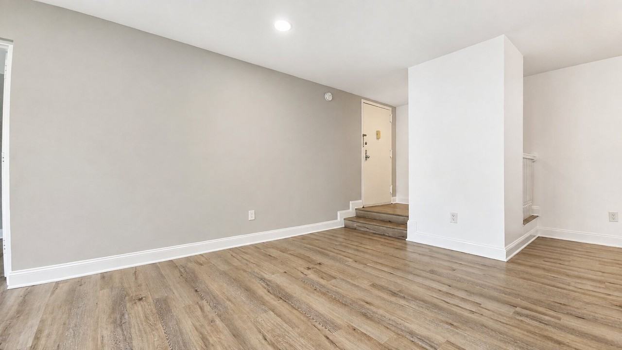 11252 Chestnut Grove Sq #348 - Photo 2 of 30