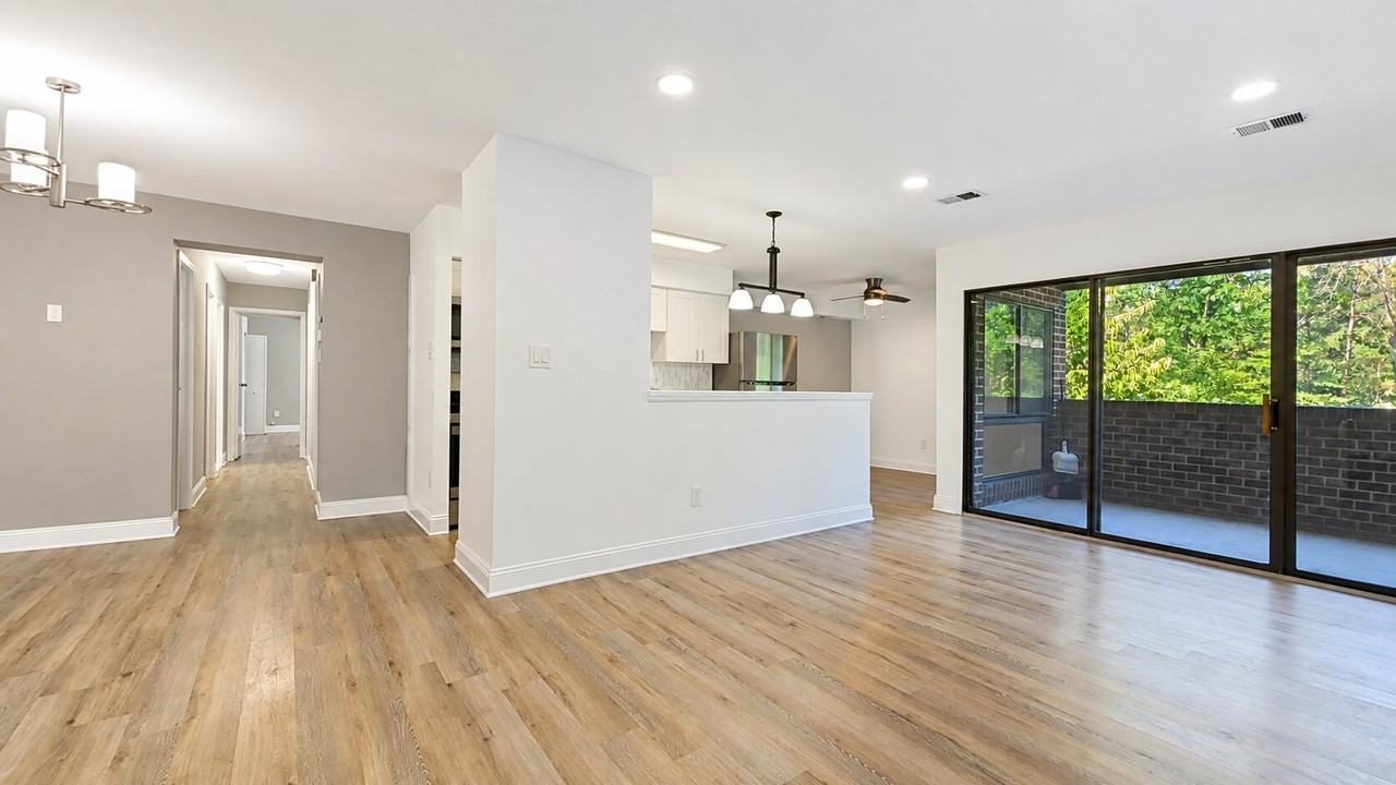 11252 Chestnut Grove Sq #348 - Photo 3 of 30