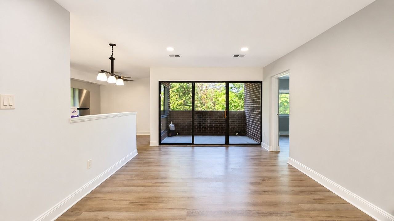 11252 Chestnut Grove Sq #348 - Photo 4 of 30