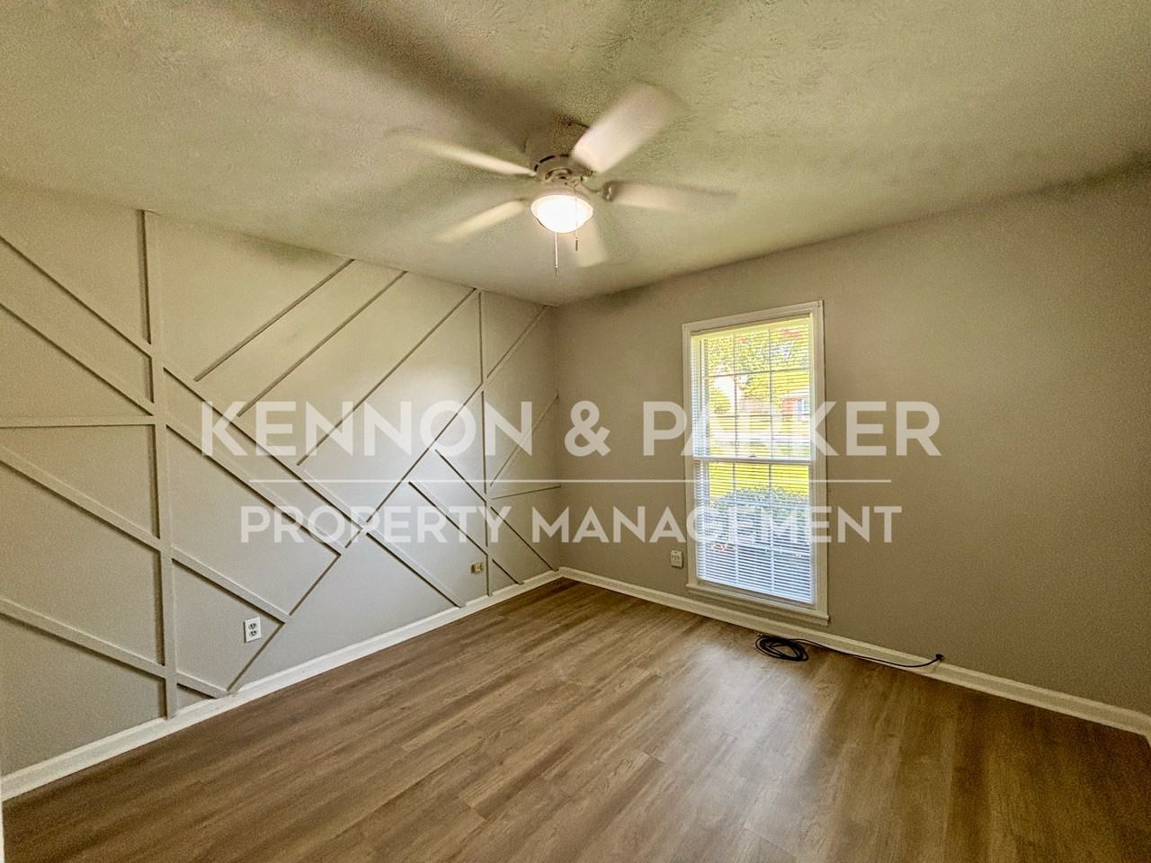 1810 Spring Valley Dr - Photo 6 of 18