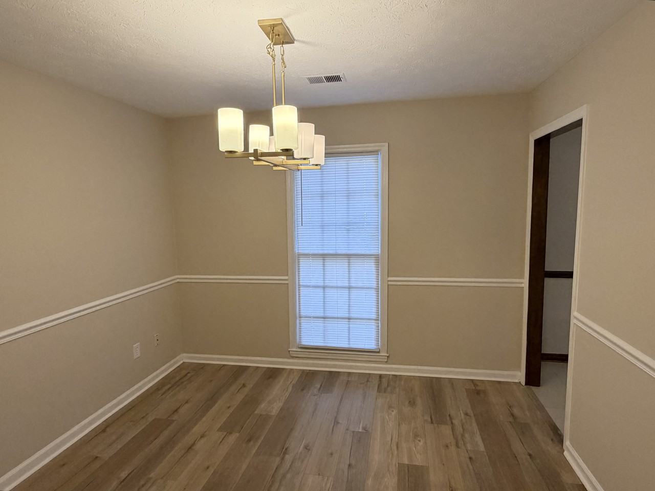 4416 Randall Dr - Photo 5 of 19