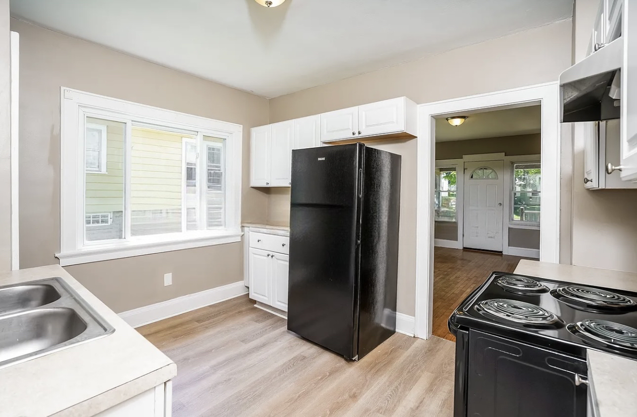 3946 S Lipton Ave - Photo 3 of 7