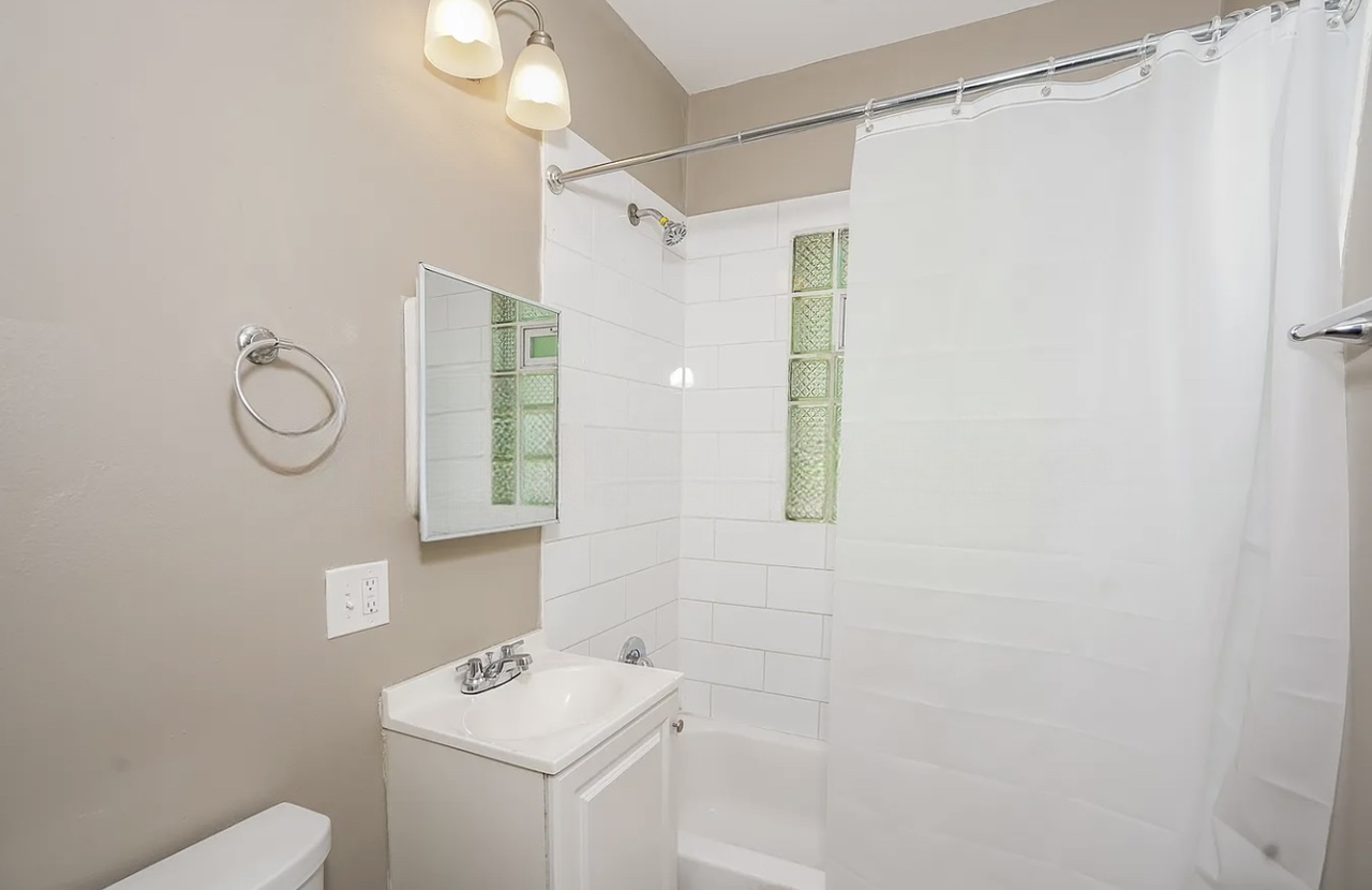 3946 S Lipton Ave - Photo 4 of 7