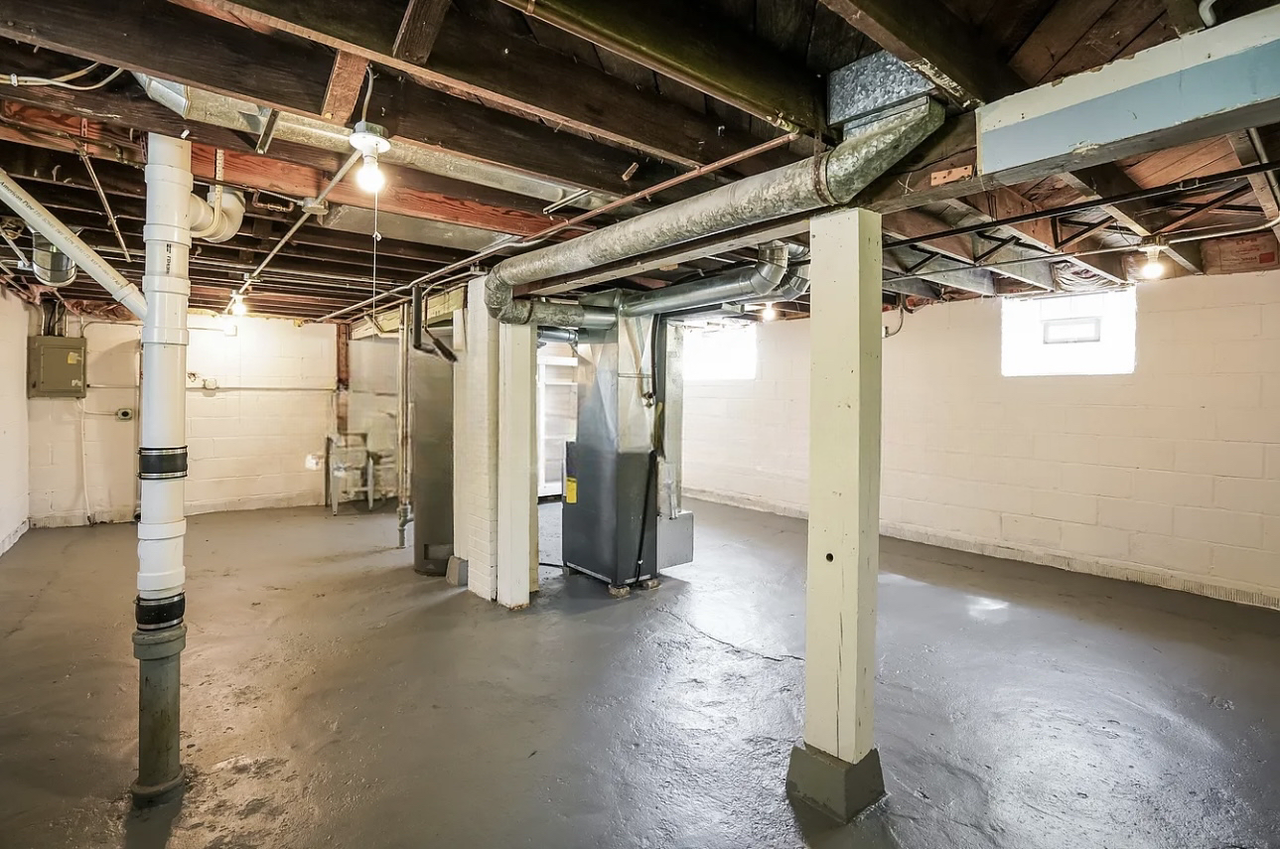 3946 S Lipton Ave - Photo 6 of 7