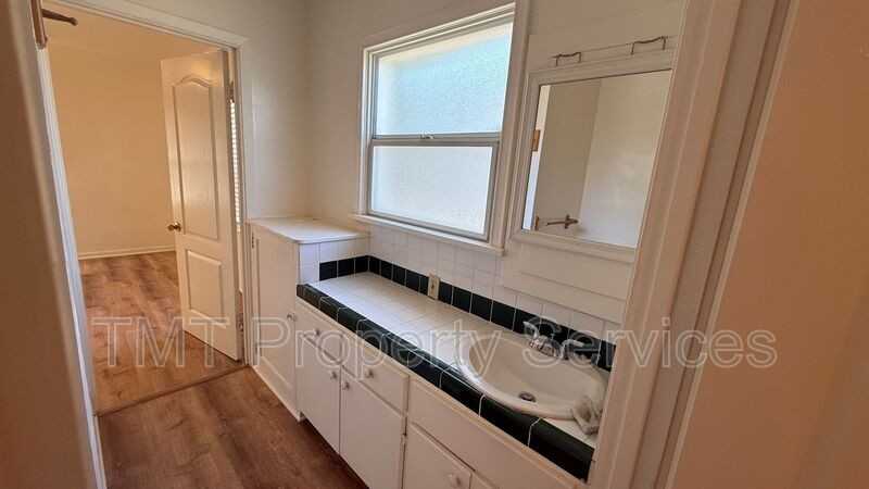 1541 Olive St - Photo 7 of 15