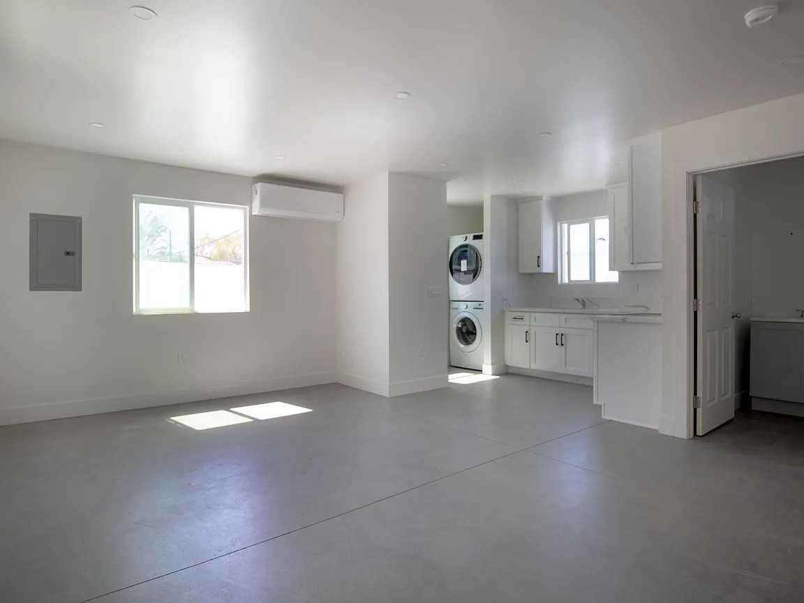 4911 Lynnfield St - Photo 3 of 10