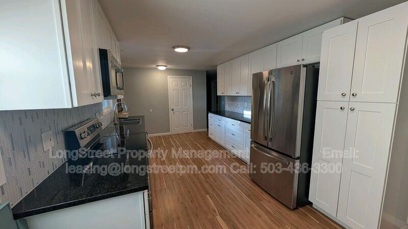 2975 Nw Stewart St - Photo 2 of 43