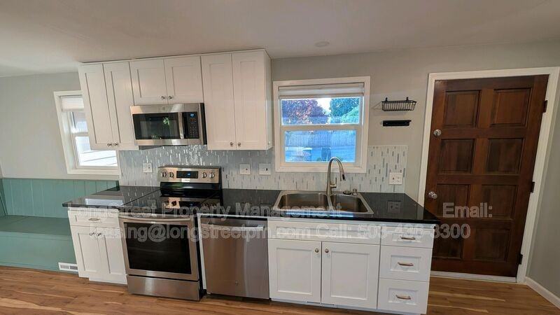 2975 Nw Stewart St - Photo 3 of 43