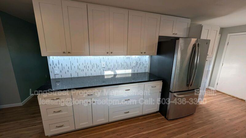 2975 Nw Stewart St - Photo 4 of 43