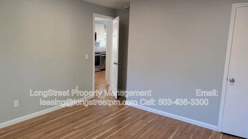 2975 Nw Stewart St - Photo 6 of 43