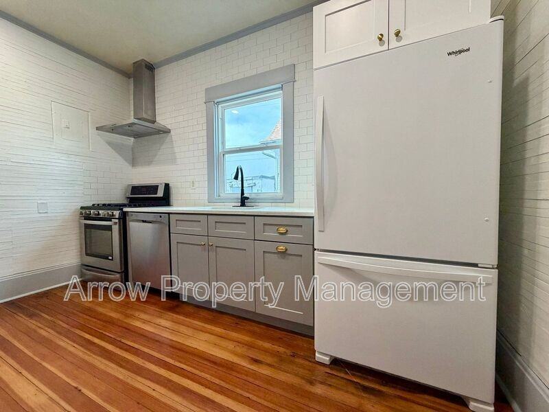 2612 Y St - Photo 2 of 28