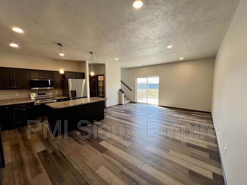 5927 S Whisper Creek Pl - Photo 5 of 11