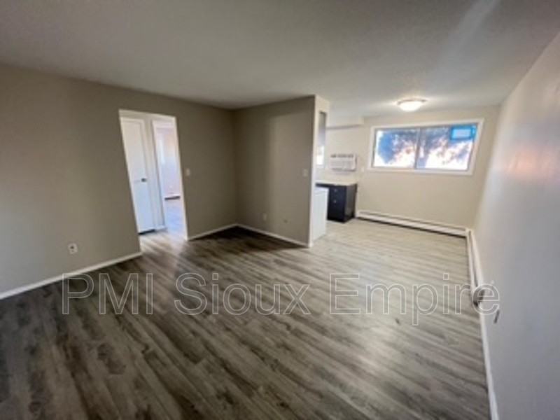 440 S Western Ave #7