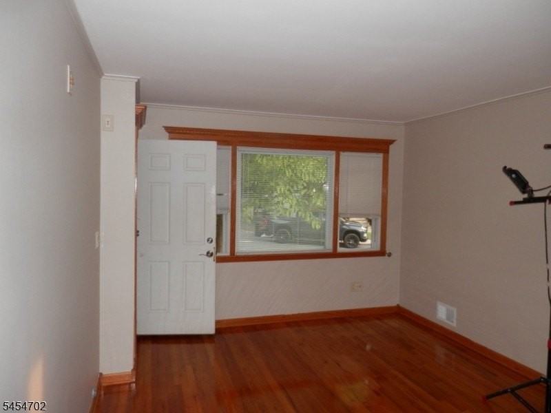 331 Boxwood Ct - Photo 2 of 12