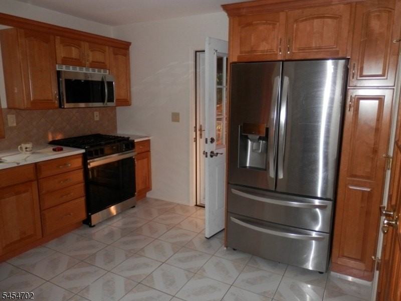 331 Boxwood Ct - Photo 3 of 12