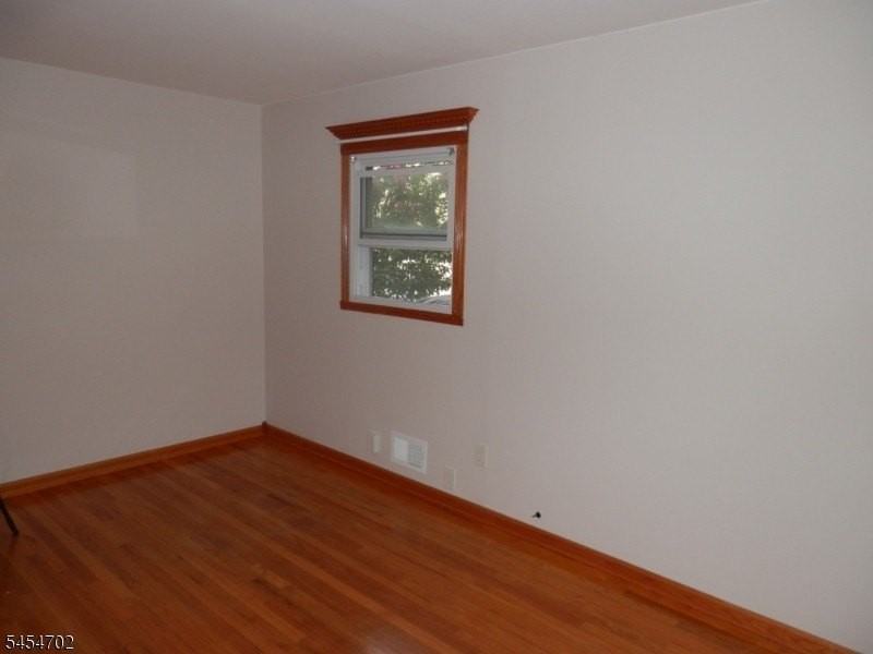 331 Boxwood Ct - Photo 5 of 12